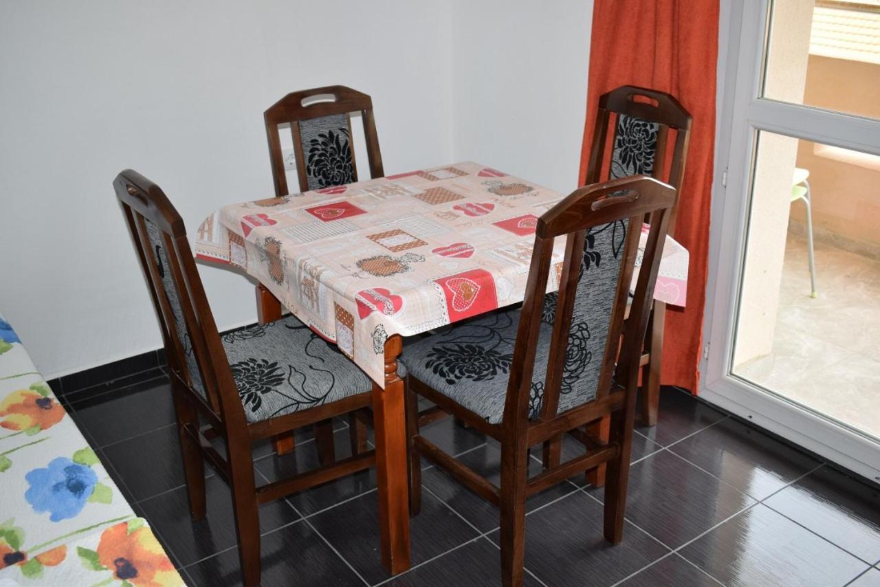 Srebrna Nit Apartamento Veliko Gradište Exterior foto