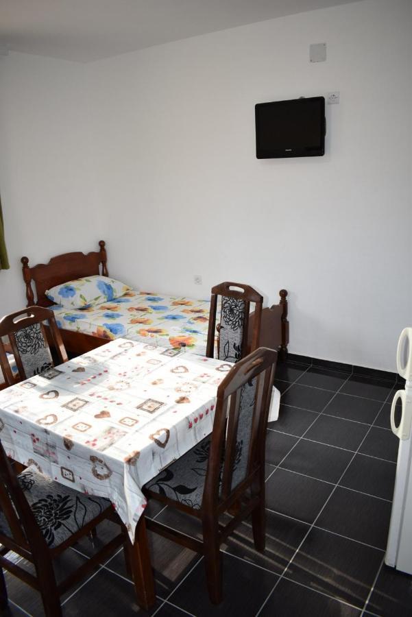 Srebrna Nit Apartamento Veliko Gradište Exterior foto