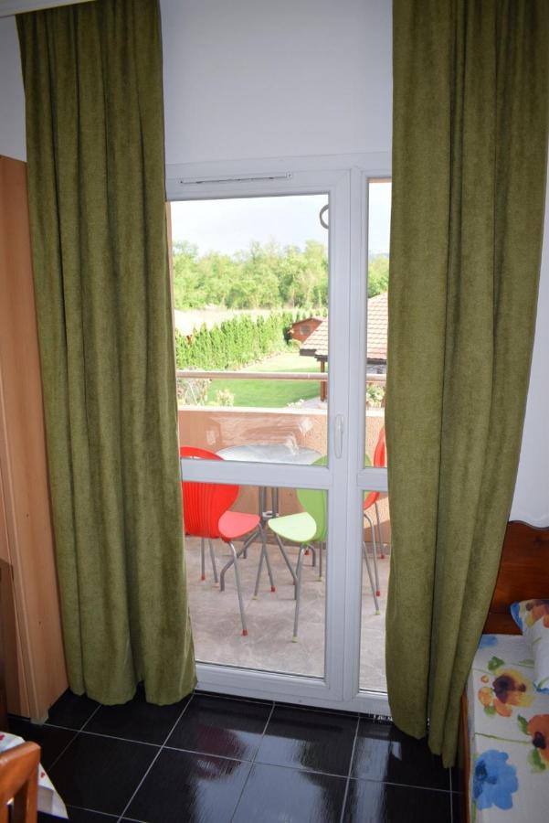 Srebrna Nit Apartamento Veliko Gradište Exterior foto