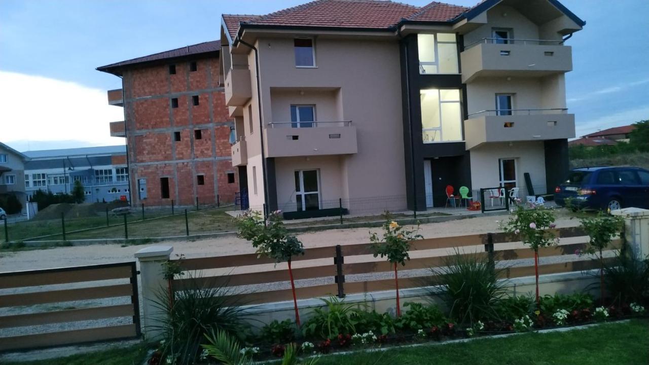 Srebrna Nit Apartamento Veliko Gradište Exterior foto